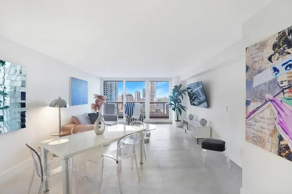Apartment Sweet Dreams! Renovated With Water Views Miami