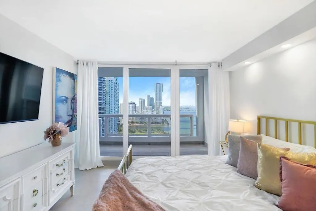 Sweet Dreams! Renovated With Water Views Apartment