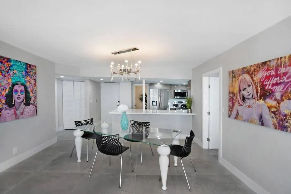 Apartment Blue Moon! In The Lap Of Luxury And Brand New! Miami