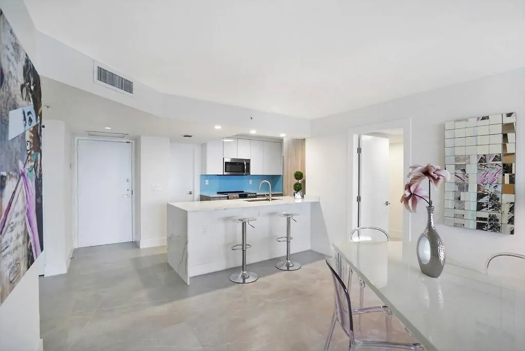 Sweet Dreams! Renovated With Water Views Apartment *