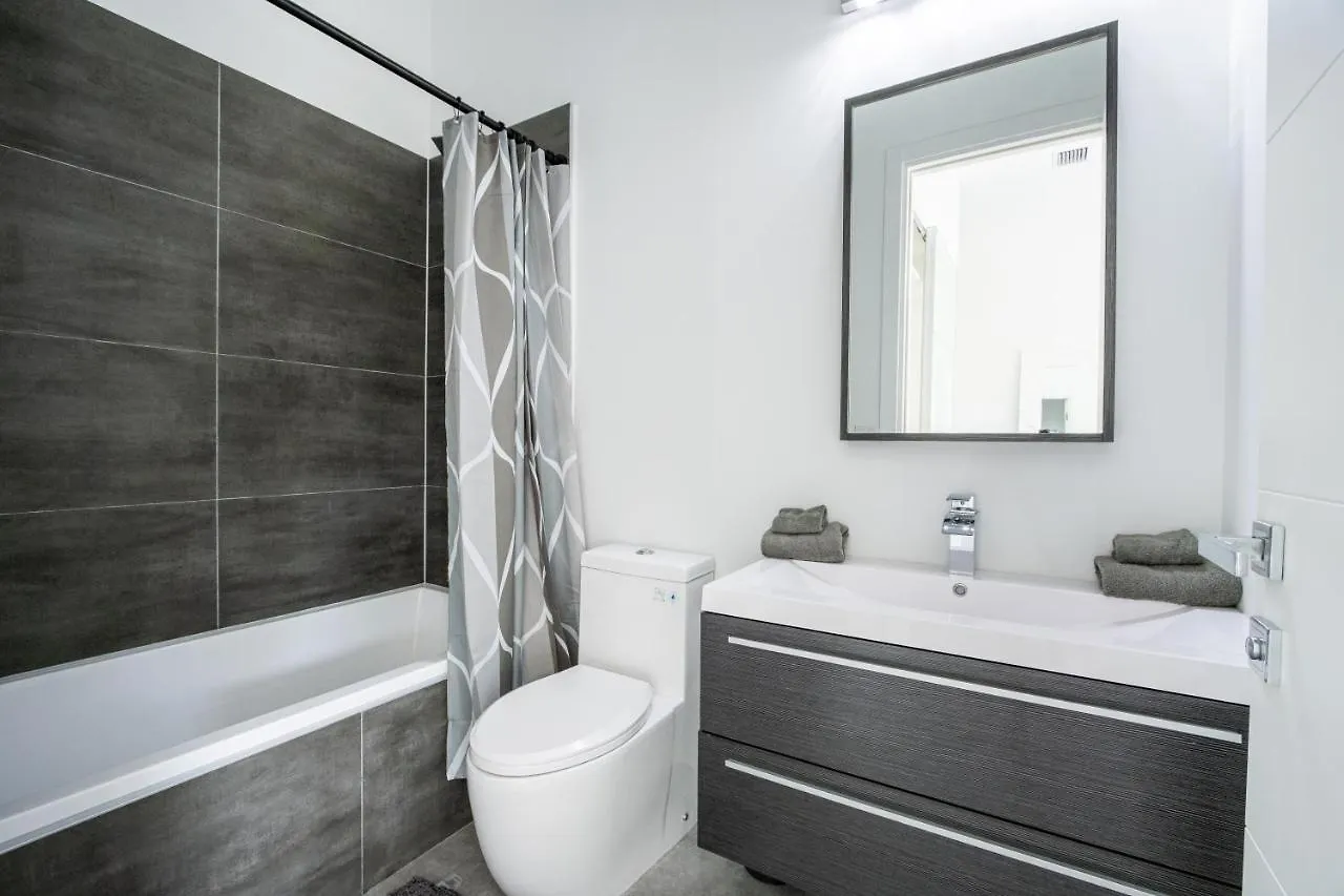 Modern 4-bedroom Townhouse With Pool! * Miami