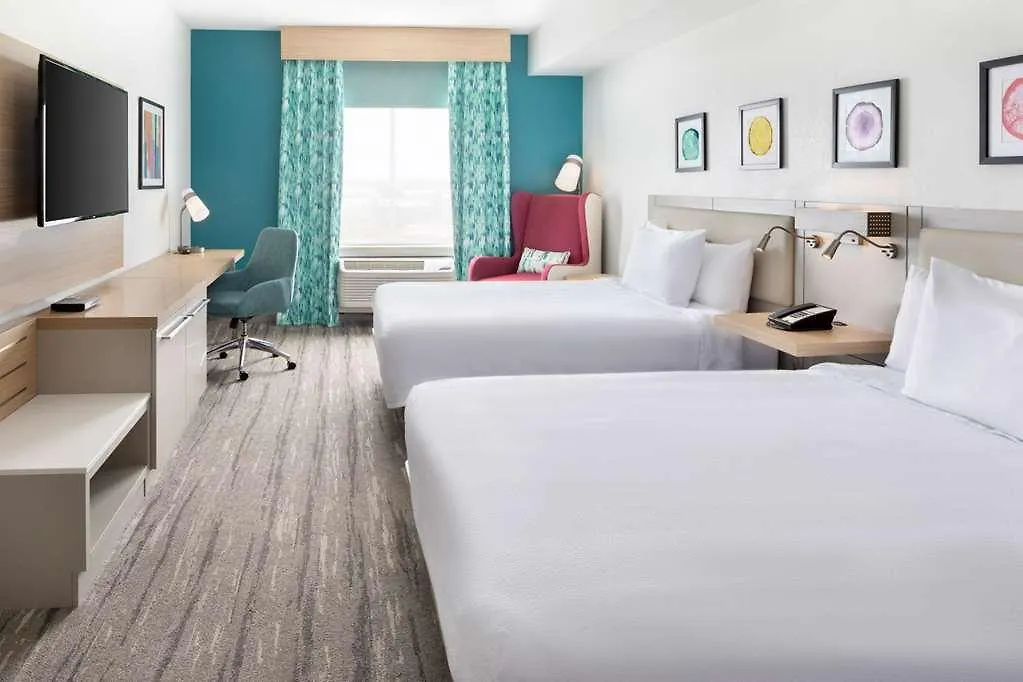 Hilton Garden Airport West Hotel 3*