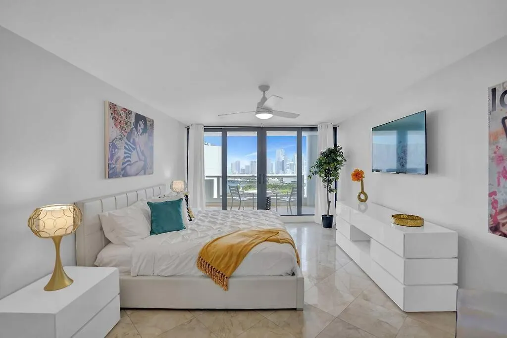 Euphoria - Skyline & Water Views Miami