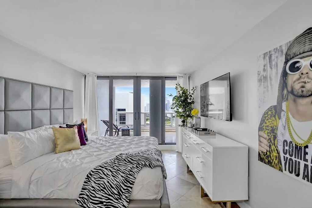 Euphoria - Skyline & Water Views * Miami
