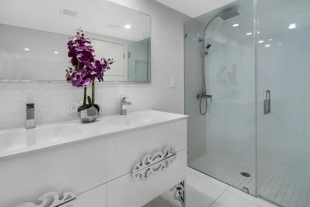 Funkin' Fabulous! Water & Views! 4br Apartment Miami