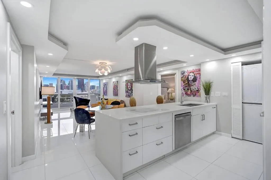 Funkin' Fabulous! Water & Views! 4br Apartment