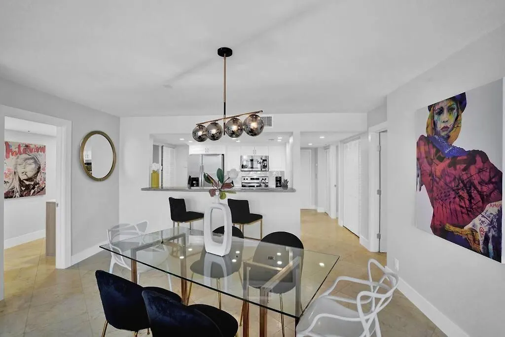 Euphoria - Skyline & Water Views Apartment *
