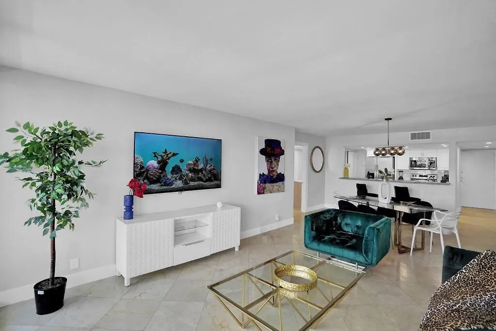 Euphoria - Skyline & Water Views Apartment *