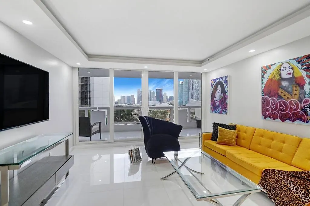 Apartment Funkin' Fabulous! Water & Views! 4br *