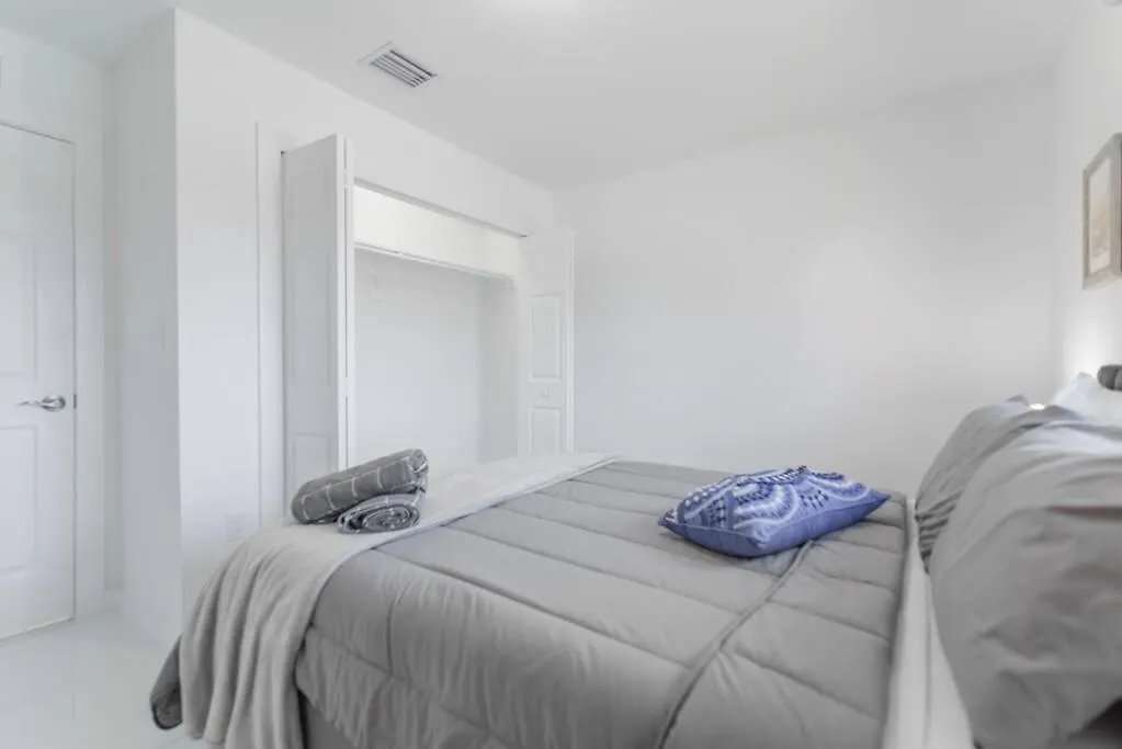 Stunning 3-bedroom Duplex With Free Parking Holiday home Miami