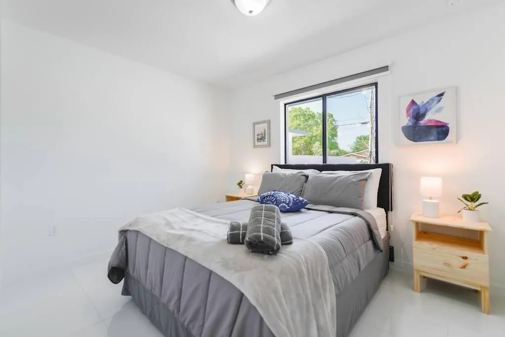Stunning 3-bedroom Duplex With Free Parking * 迈阿密