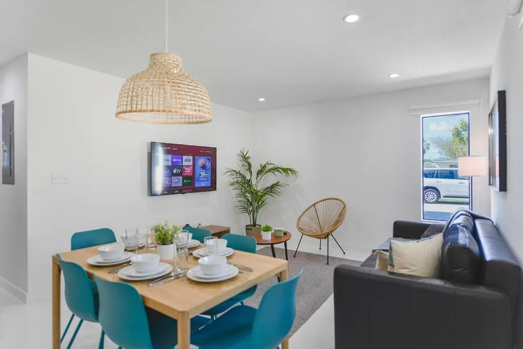 Stunning 3-bedroom Duplex With Free Parking 迈阿密