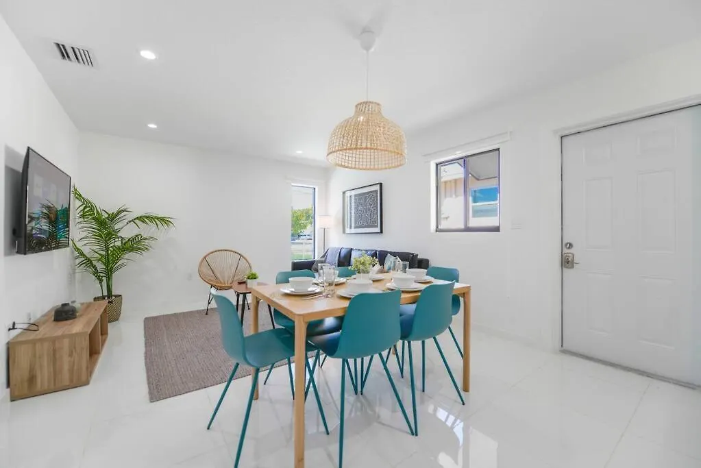 Stunning 3-bedroom Duplex With Free Parking * 迈阿密