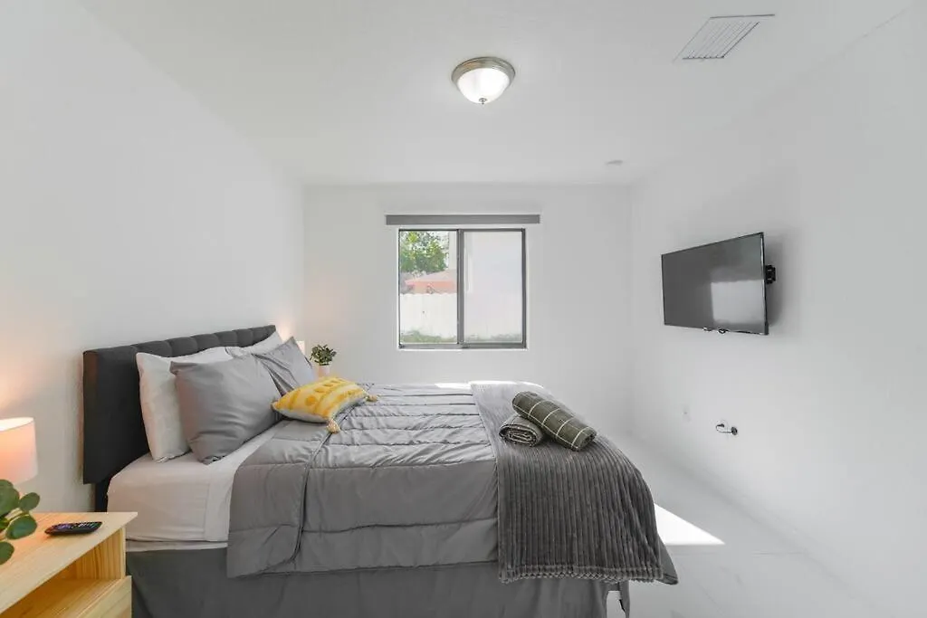 Stunning 3-bedroom Duplex With Free Parking Holiday home