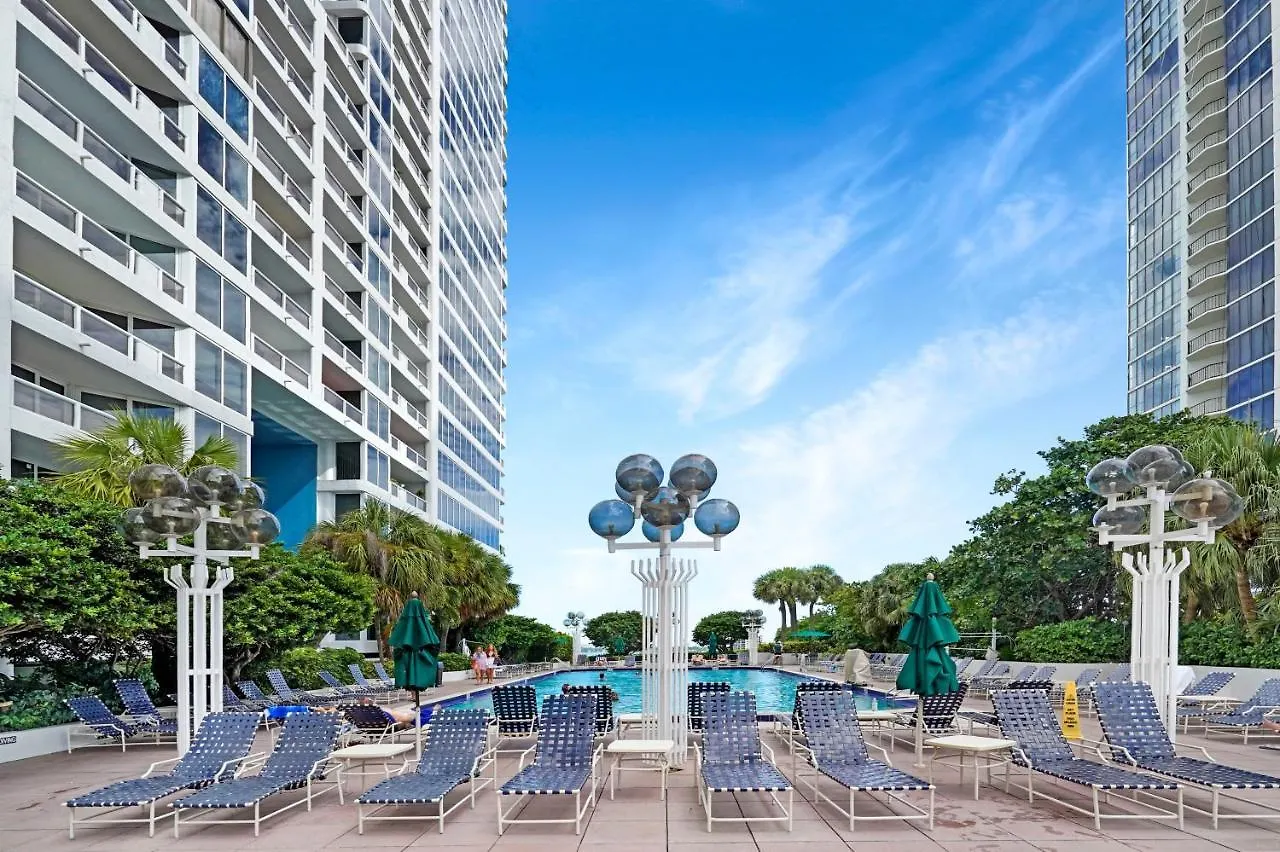 Golddust - Water And Views! * Miami