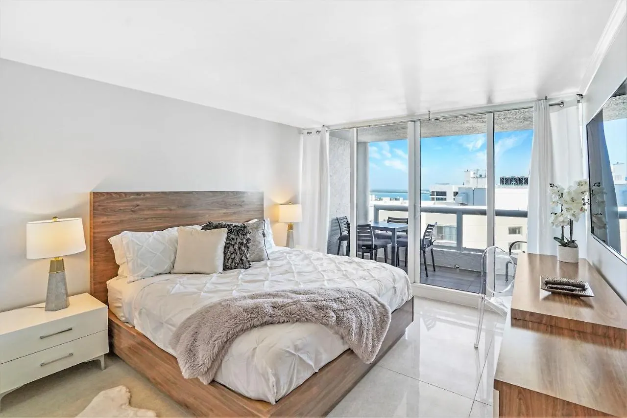 Champagne & Ice! Water Views, 2 Private Balconies! Lejlighed Miami