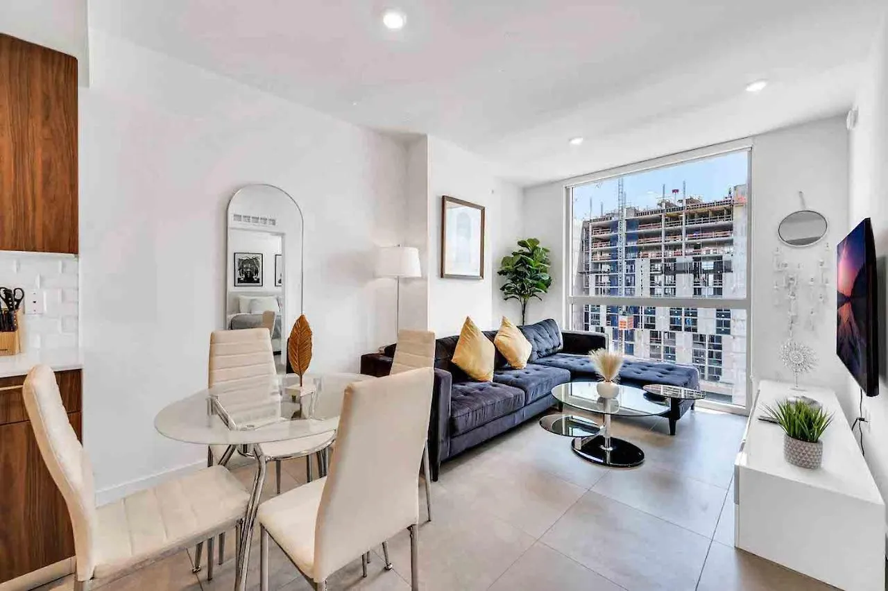 Wonderful Unit In Downtown With Free Parking Miami