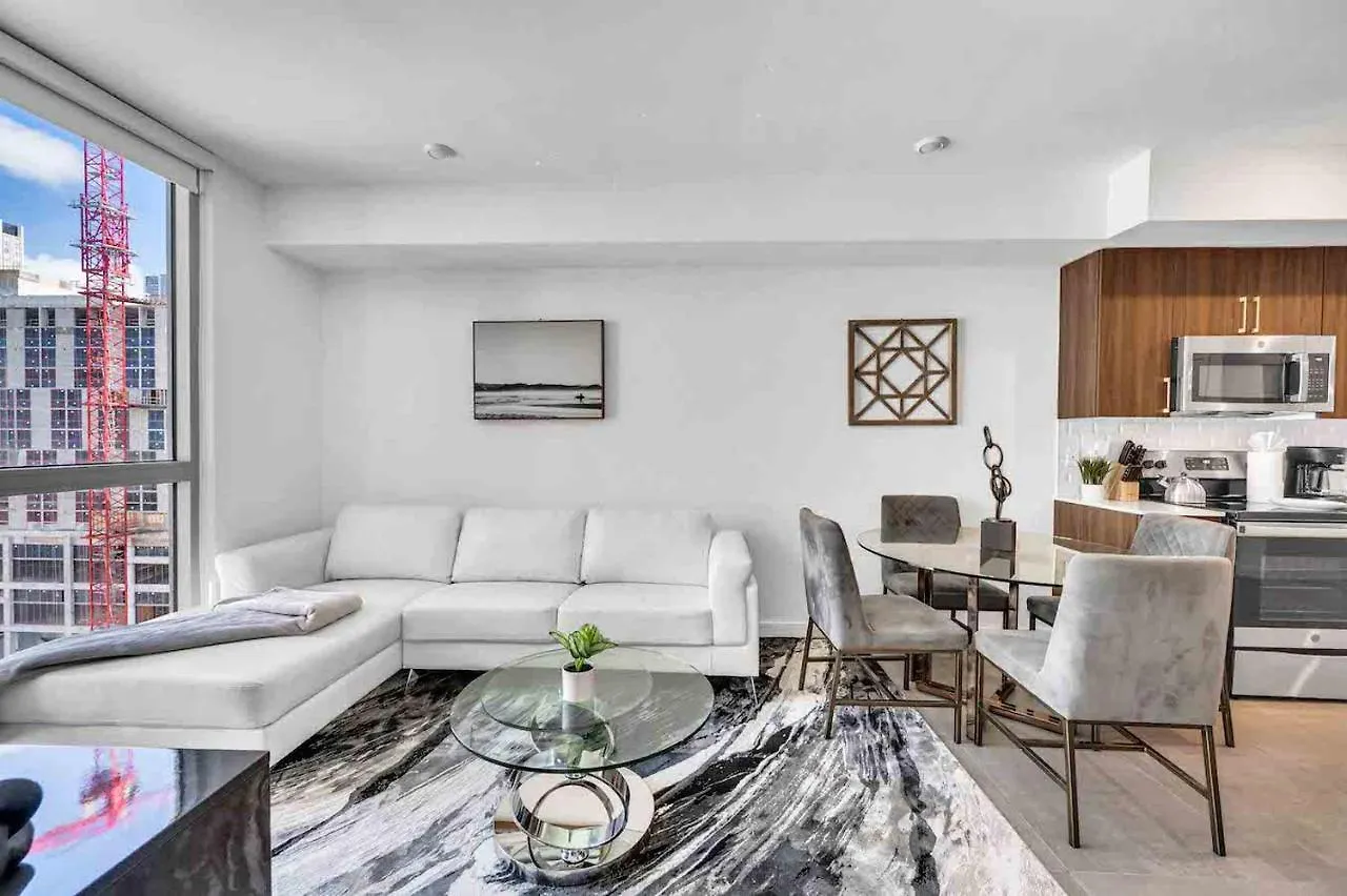 Lejlighed Stylish Unit In Downtown With Free Parking