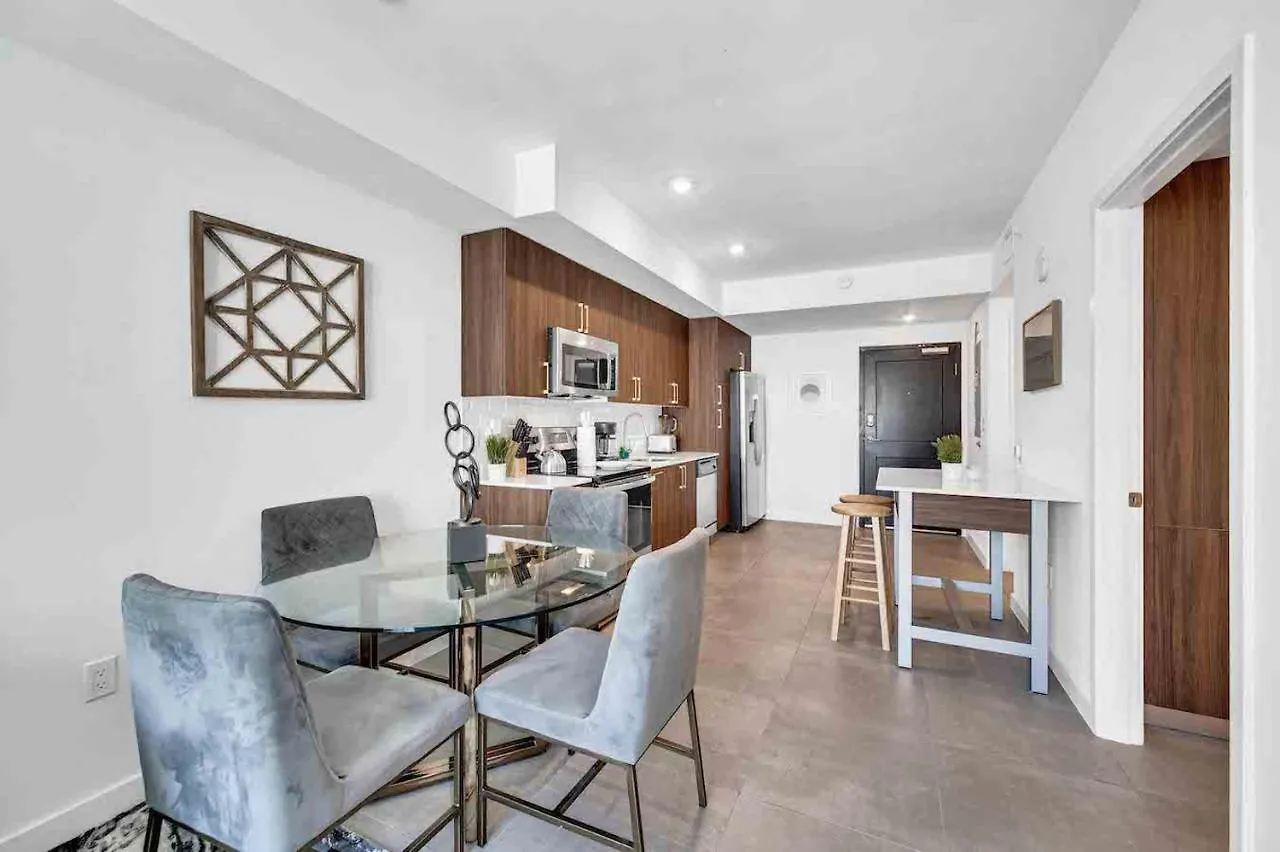 Stylish Unit In Downtown With Free Parking Miami