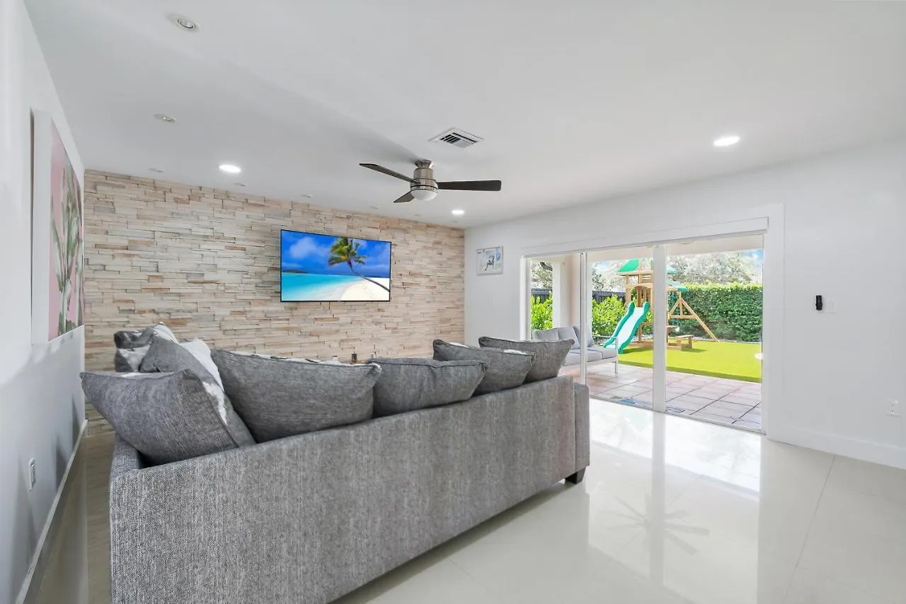 Experience Miami'S Bongo'S House Private Pool And Game Room Luxury Rental L54 Miami