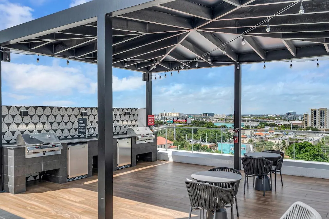 Charming In The Heart Of Downtown With Free Parking דירה מיאמי