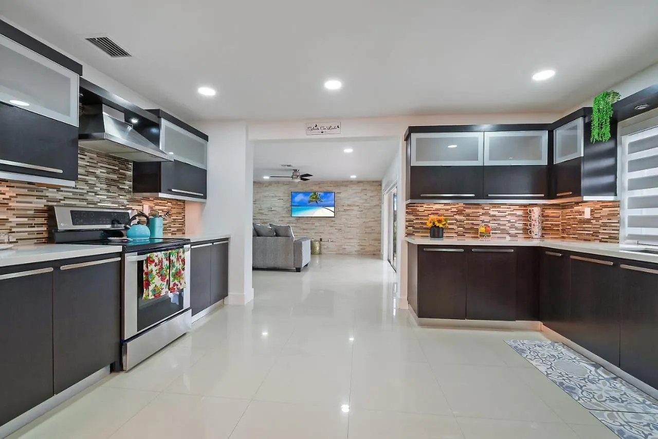 Experience Miami'S Bongo'S House Private Pool And Game Room Luxury Rental L54