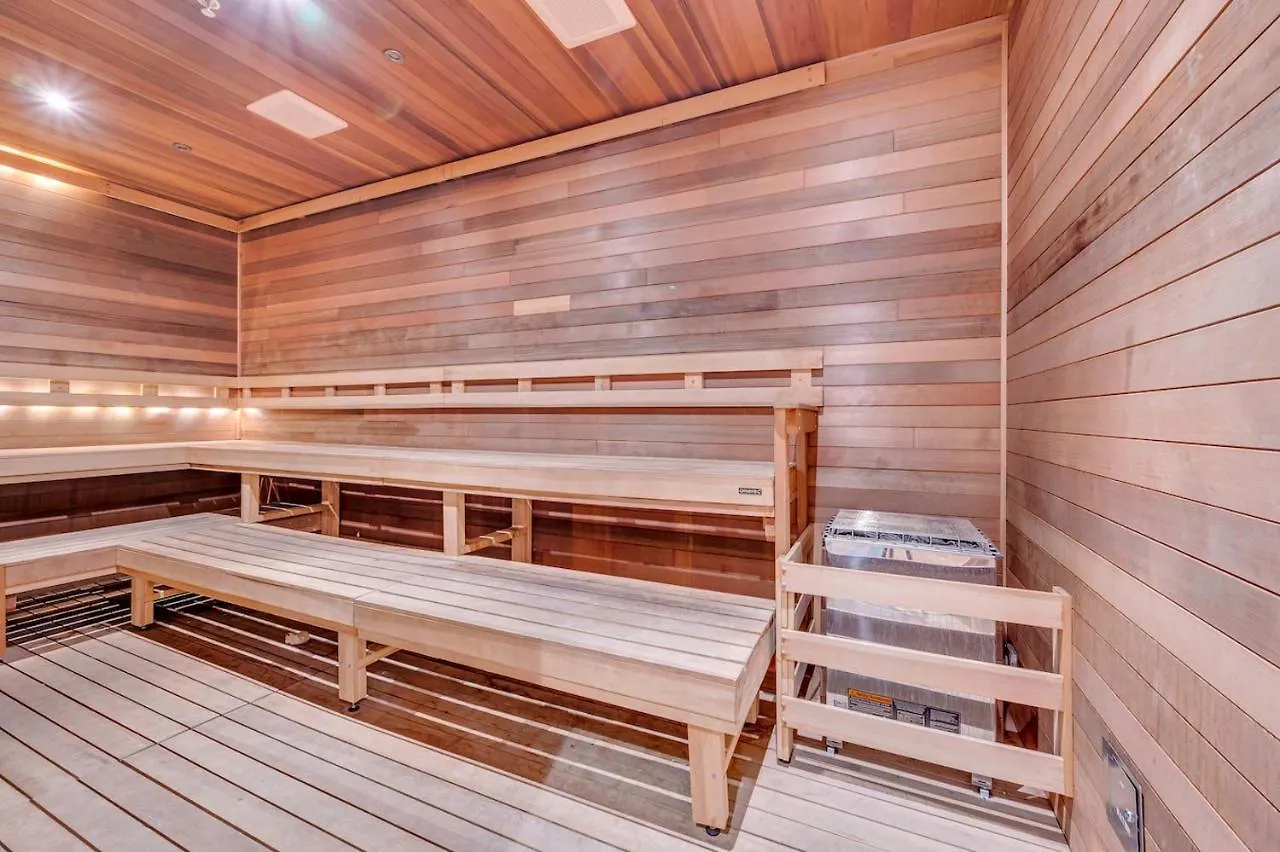 Charming In The Heart Of Downtown With Free Parking