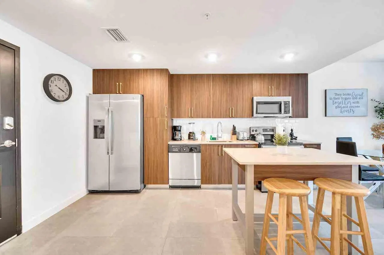 Charming In The Heart Of Downtown With Free Parking * מיאמי
