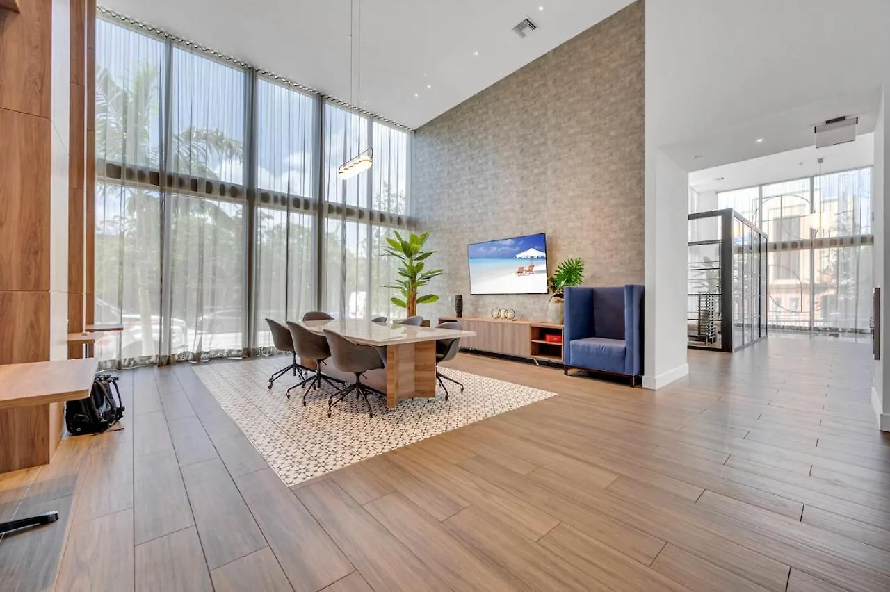 Modern Unit In Downtown With Free Parking * Miami