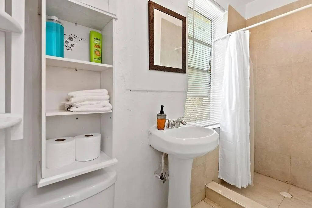 Bungalow King N Queen Bed 5m Wynwood Kitchen Apartment Miami