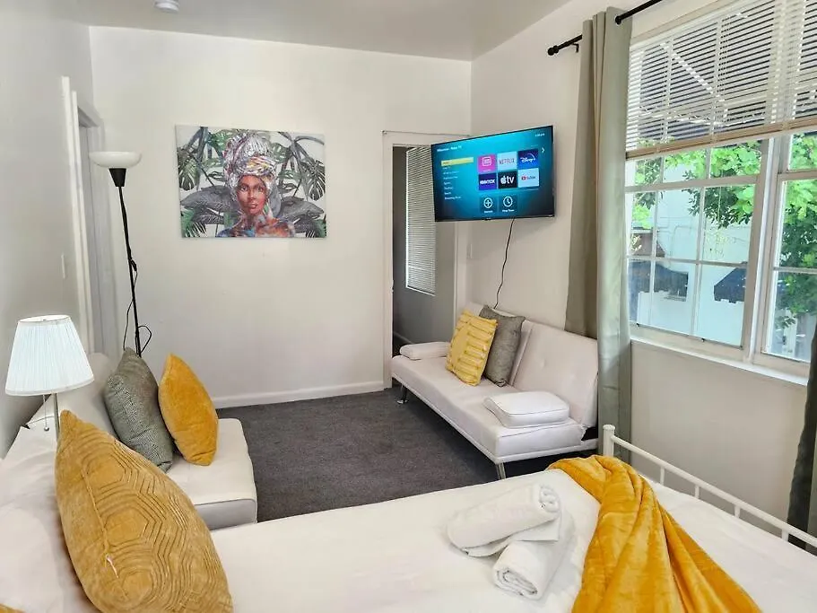 Bungalow King N Queen Bed 5m Wynwood Kitchen