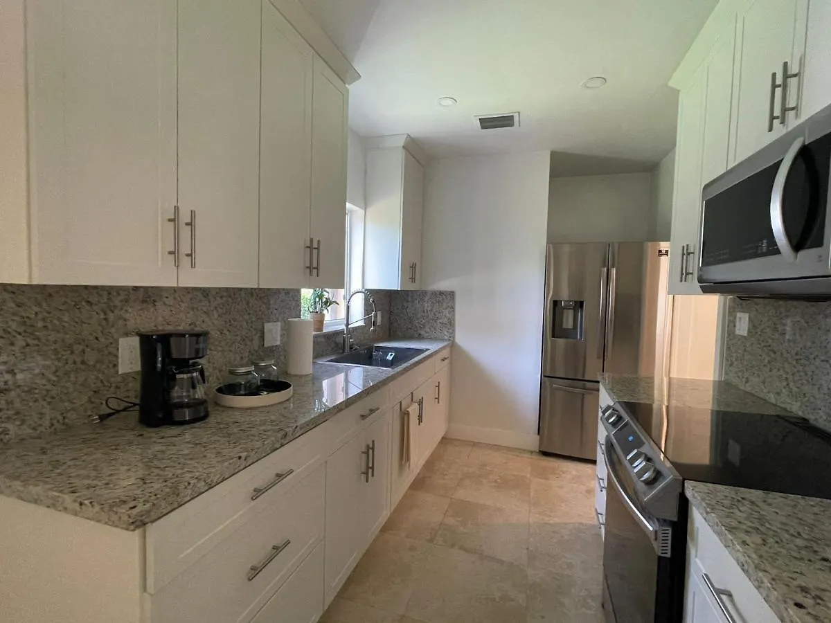 Location Brickell 3 Bedroom *