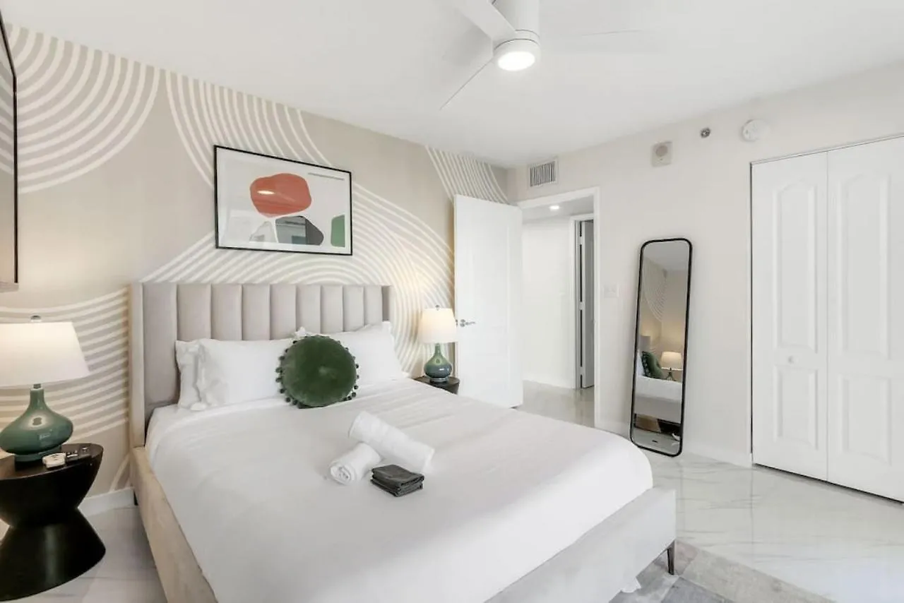 Holiday home Brickell Bay View Oasis With Pool Hot Tub And Gym *
