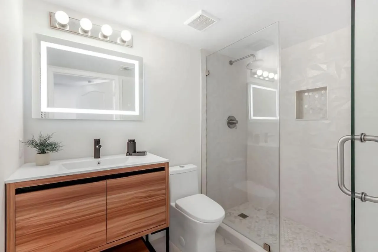 Holiday home Brickell Bay View Oasis With Pool Hot Tub And Gym *