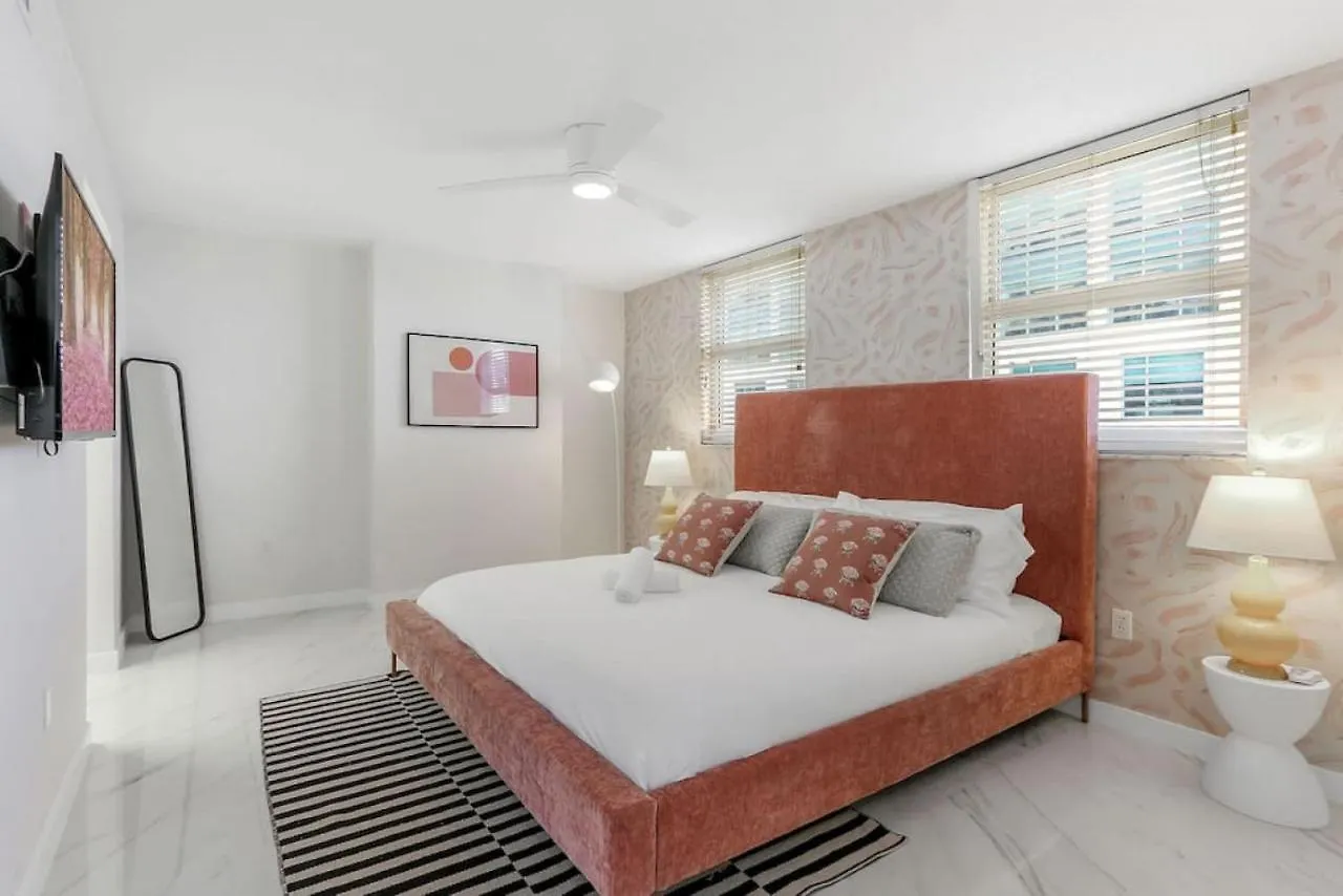 Holiday home Brickell Bay View Oasis With Pool Hot Tub And Gym *
