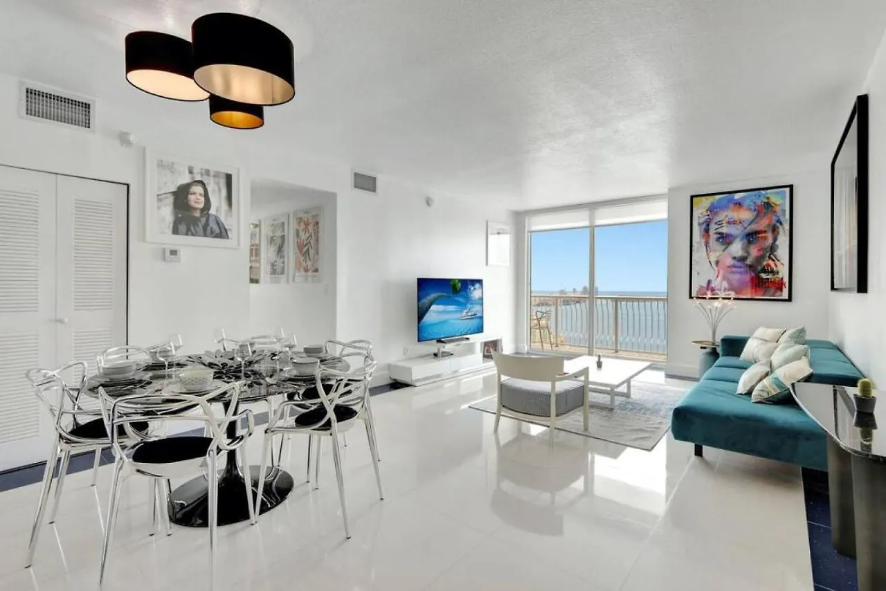 Holiday home 3br Penthouse With European Flair N Amazing Views
