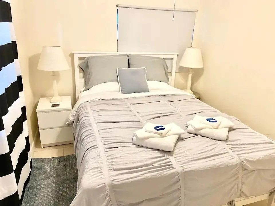 Cozy In Cute House, Close To Airport - Free Parking Homestay Miami