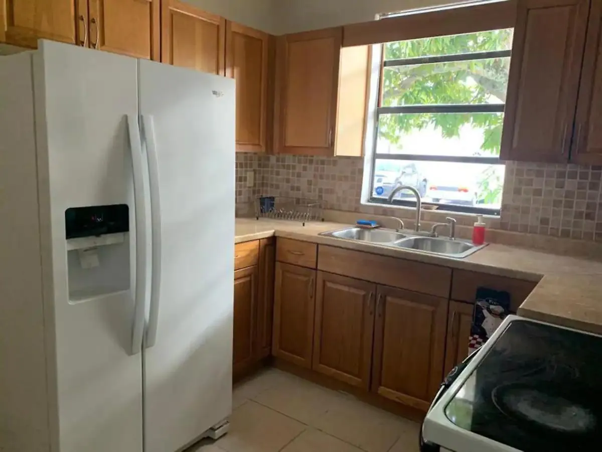 Homestay Cozy In Cute House, Close To Airport - Free Parking