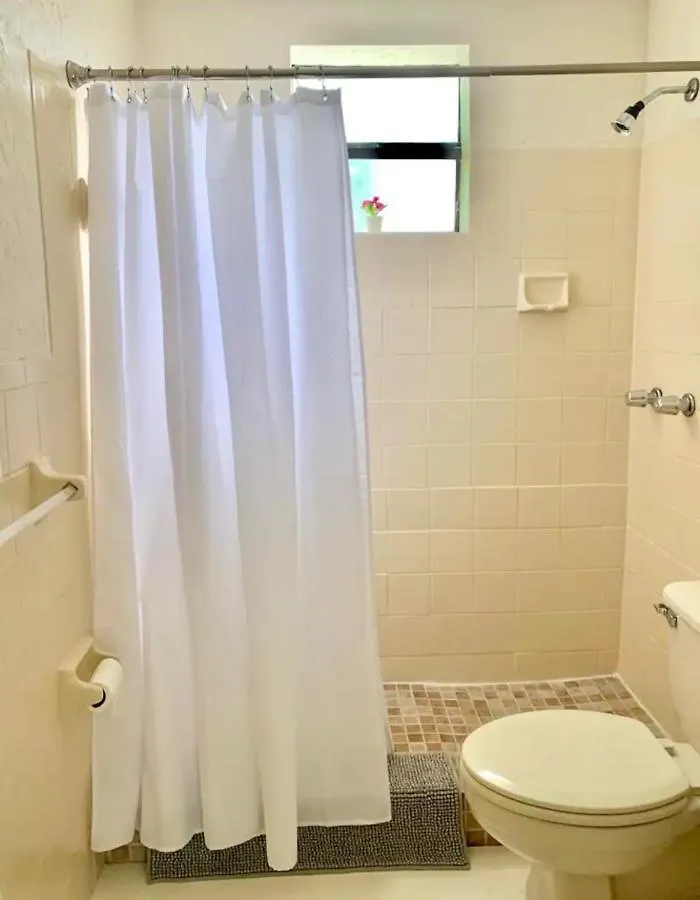 Cozy In Cute House, Close To Airport - Free Parking *