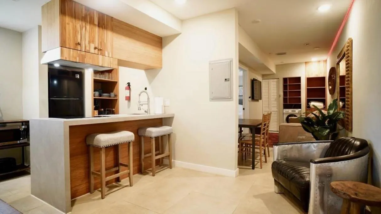 Charming Just 2 Minutes From Brickell *