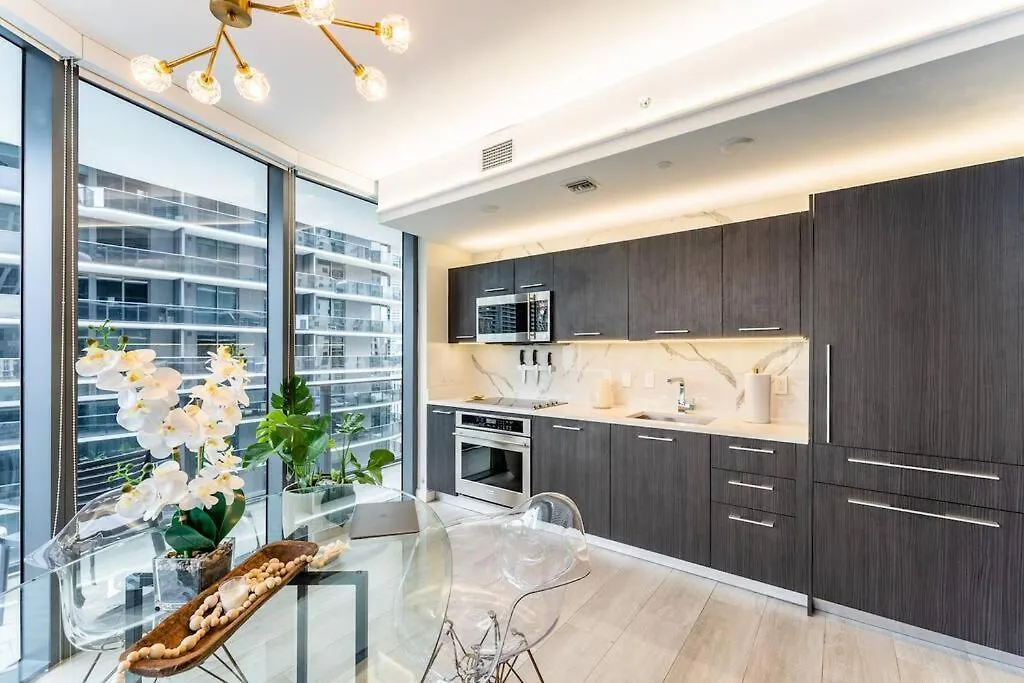 Luxurious In Heart Of Brickell Apartment