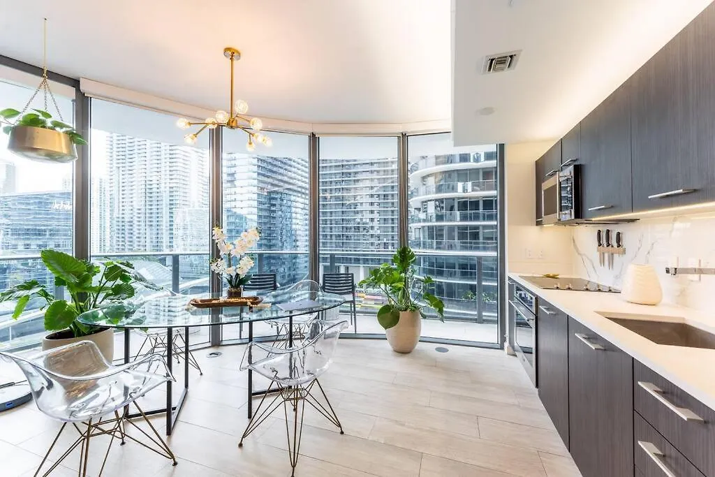 Luxurious In Heart Of Brickell Apartment *