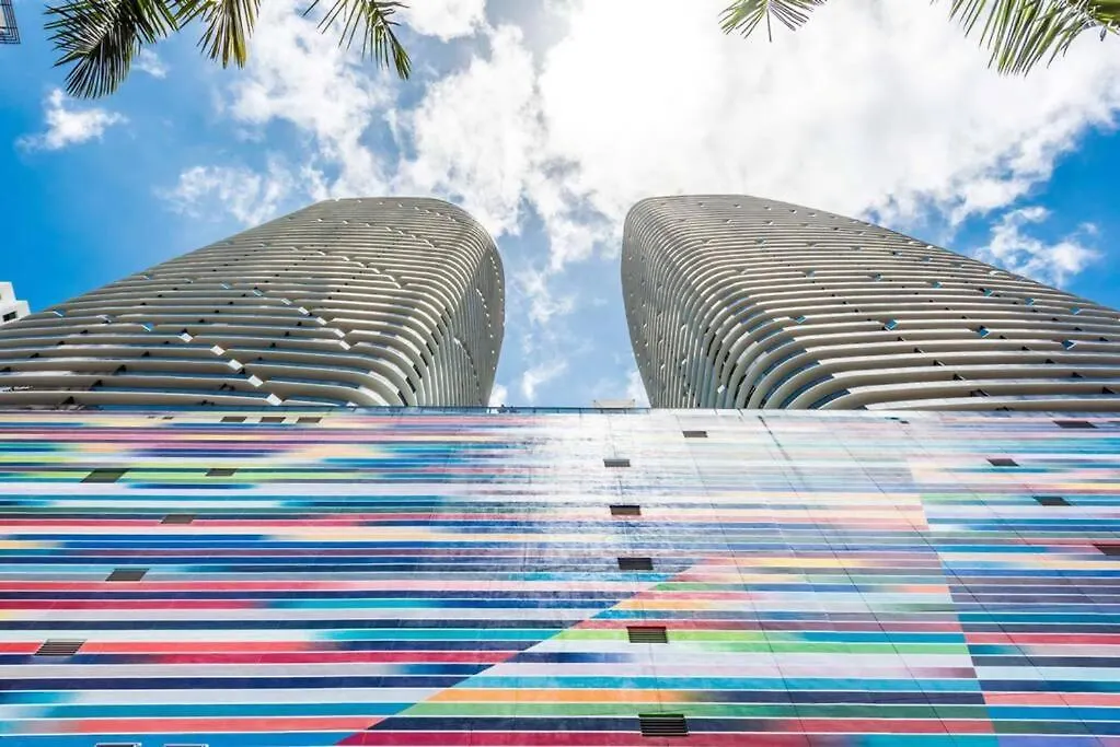 Luxurious In Heart Of Brickell Apartment *