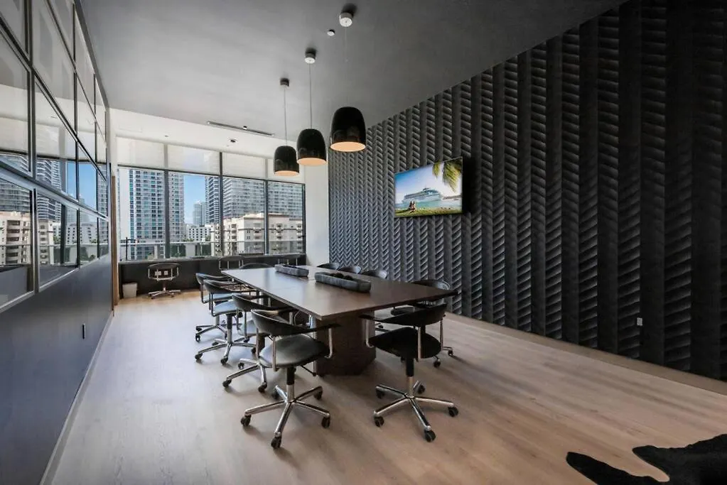 Luxurious In Heart Of Brickell Apartment