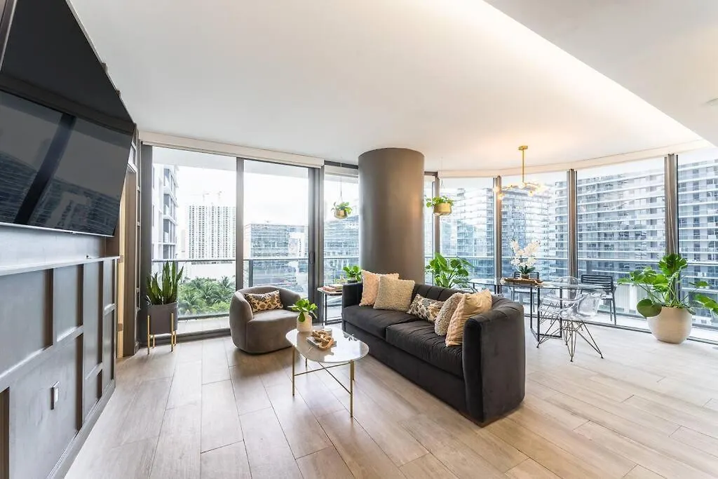 Luxurious In Heart Of Brickell Apartment