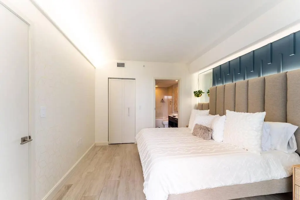 Luxurious In Heart Of Brickell Apartment *