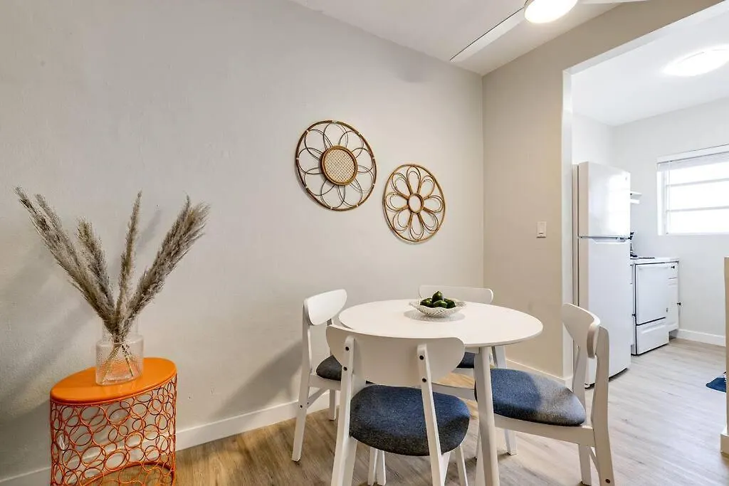 Roomy 2 Bedroom Near Airport Virg 7 Miami