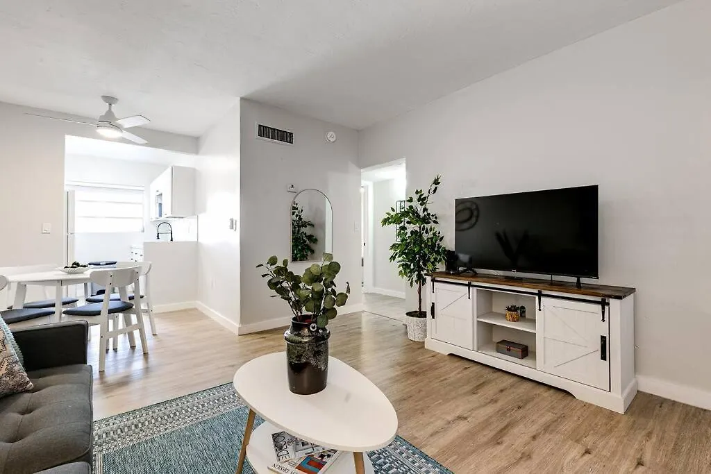 Apartment Roomy 2 Bedroom Near Airport Virg 7 Miami