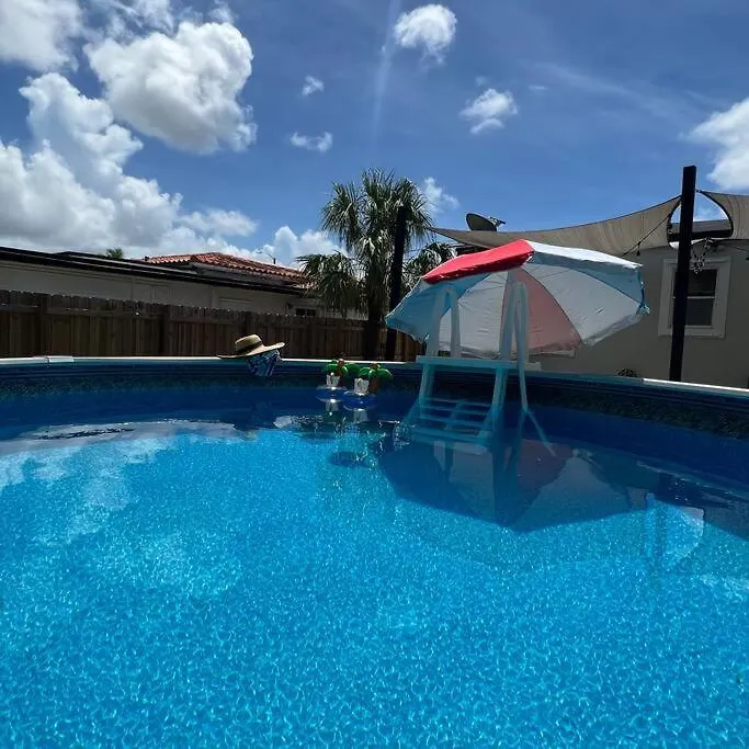 Coral Gables With Pool Near Airport. King Beds * Miami
