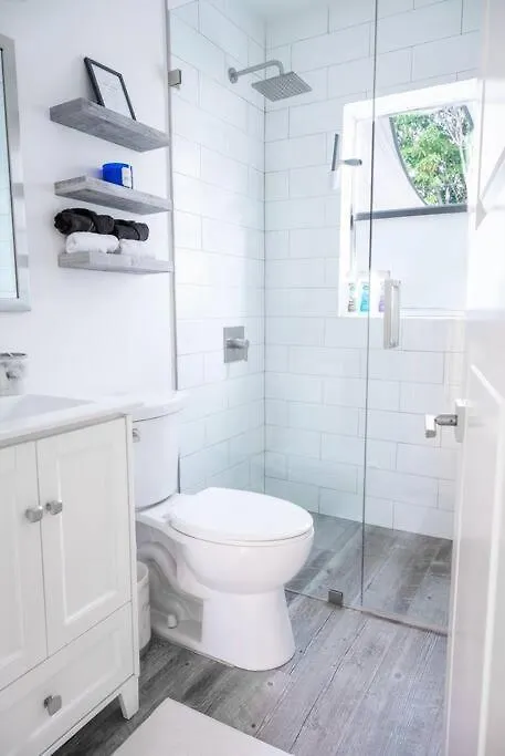Semesterbostad Coral Gables With Pool Near Airport. King Beds